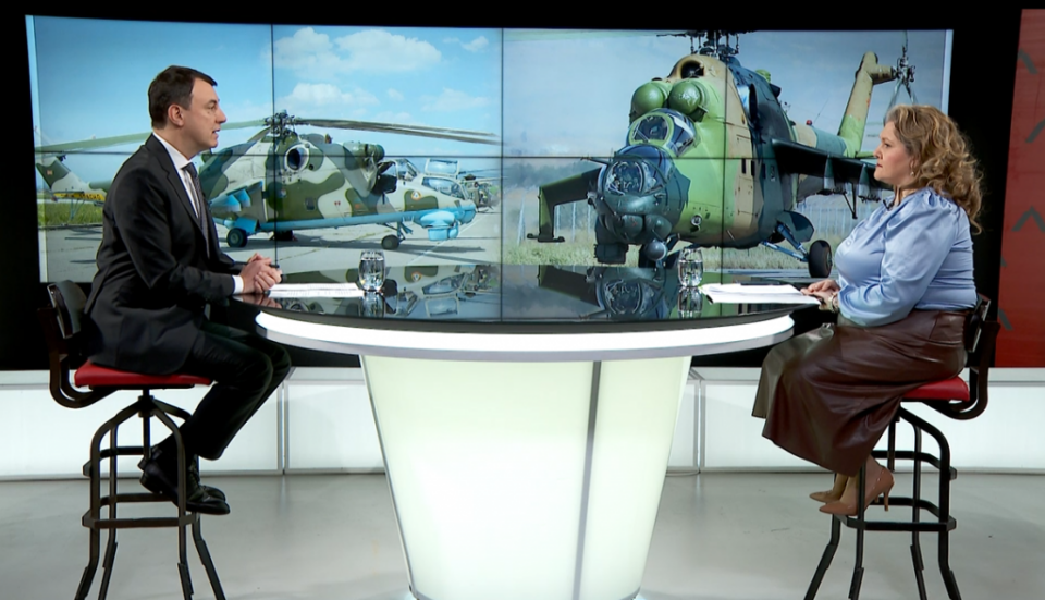 Одбрана ќе набавува осум нови хеликоптери, најавува Петровска