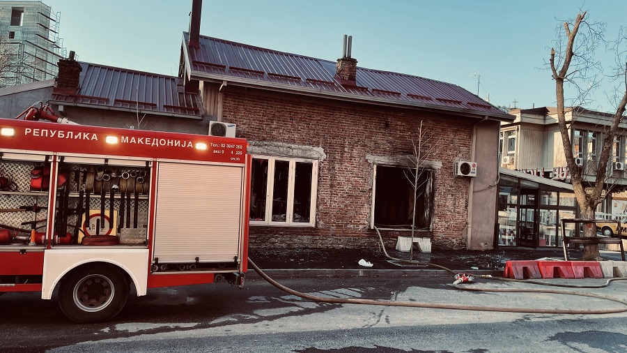 Изгоре ресторанот „Лајт клуб“ на „Гологанов“