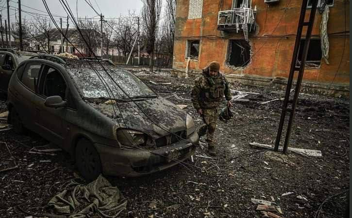 Ситуацијата околу Бахмут е комплицирана, но Украина успева да ги одбие руските напади, вели висок украински командант