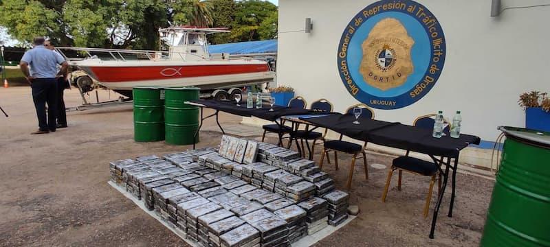 Фатен половина тон кокаин во Уругвај спакуван во пакети со насликани Мики Маус и Плутон