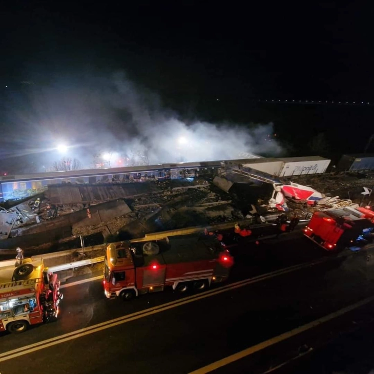 Катастрофа кај Лариса: Најмалку 32 загинати и 85 повредени во железничката несреќа во Грција