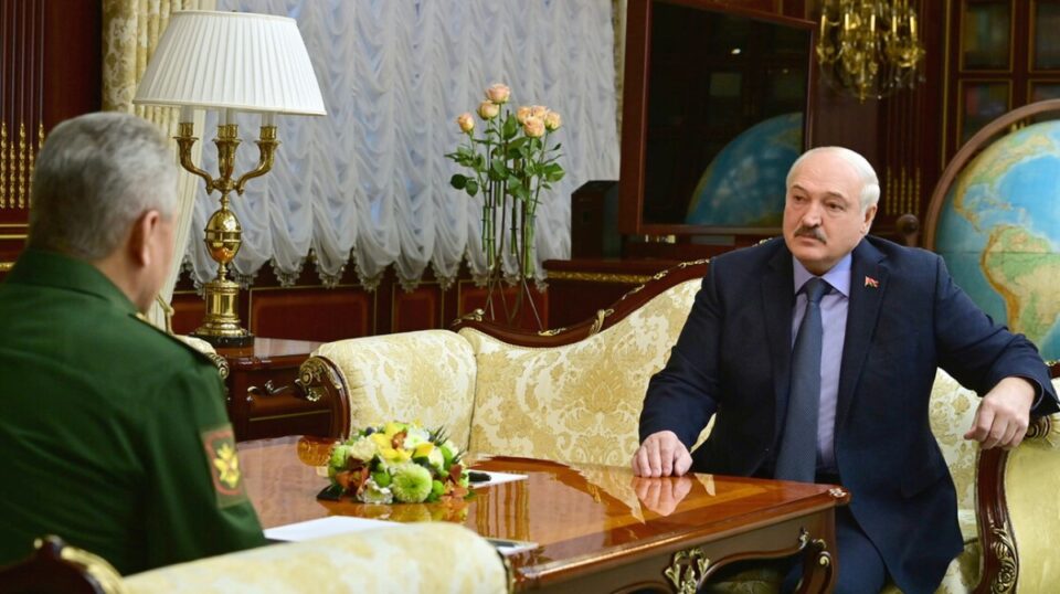 Лукашенко по средбата со Шојгу: Ни требаат гаранции дека Русија ќе нè брани како своја територија
