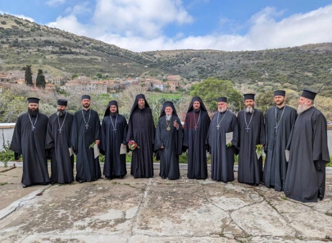 Вселенската Патријаршија им додели високи свештенички достоинства на свештеници на МПЦ-ОА