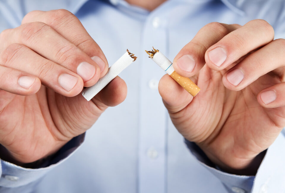 Британија ќе ги поттикне пушачите да ги заменат цигарите со алтернативни електронски уреди