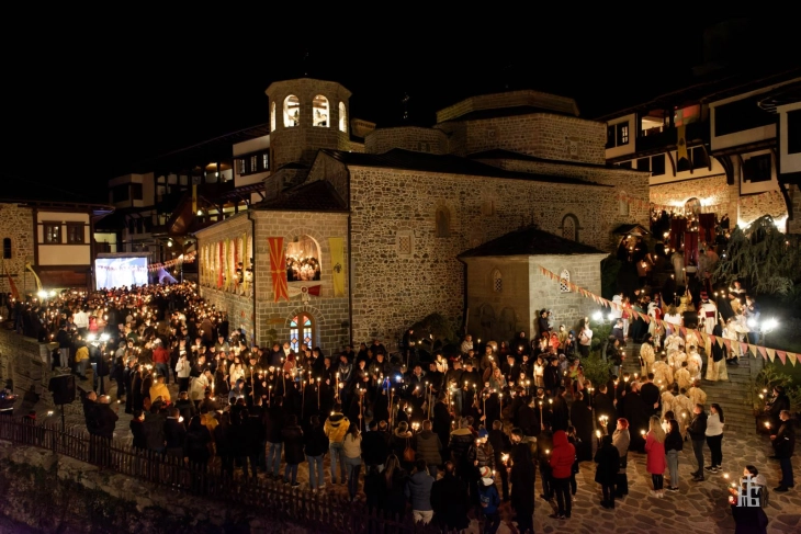 Илјадници верници го посетија македонското светилиште, Бигорскиот манастир, за Велигден
