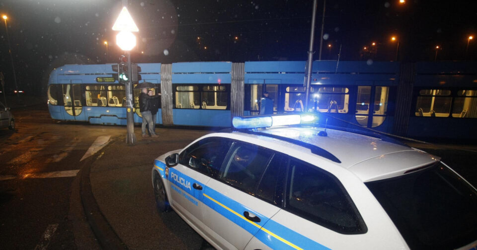 Уапсен тинејџер кој украл трамвај и го возел низ Загреб