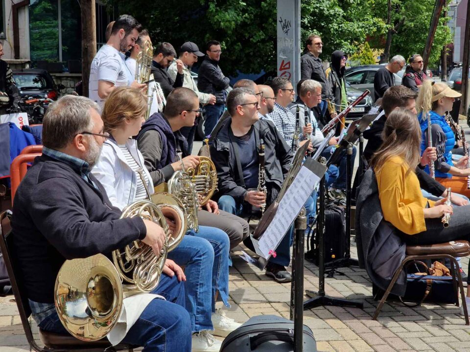 СКРМ со поддршка за уметниците: Протестот на Филхармонија е резултат на непланското, непрофесионално и нетранспарентно работење на Министерството за култура и носењето на одлуки без сериозна анализа