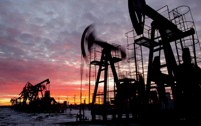 Цените на нафтата паднаа за околу 12 отсто во првата половина од годинава