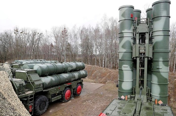 Блумберг: Индија запре со увоз на руско оружје поради загриженост од западни санкции