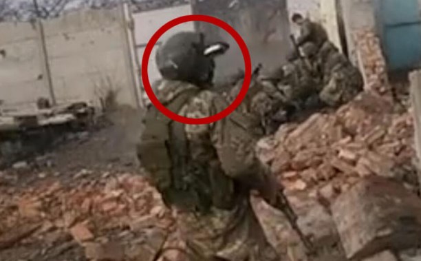 Руски војник погоден од снајпер, не му се верува дека остана жив