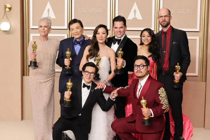 Апсолутниот победник на Оскарите, „Се во исто време“ вечерва во Кинотека