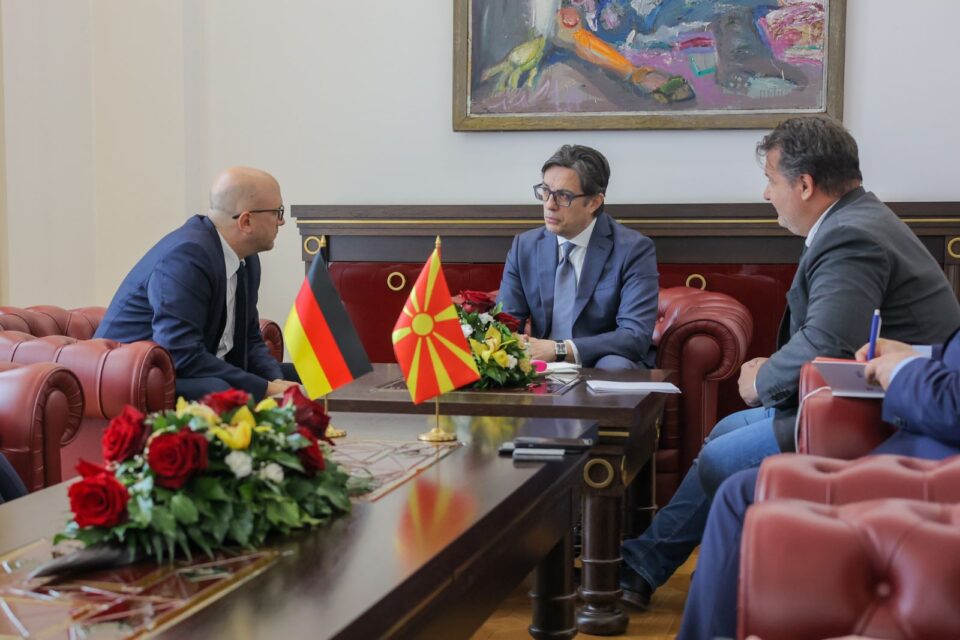 Средба на претседателот Пендаровски со Мануел Сарацин, специјален пратеник на Владата на Сојузна Република Германија