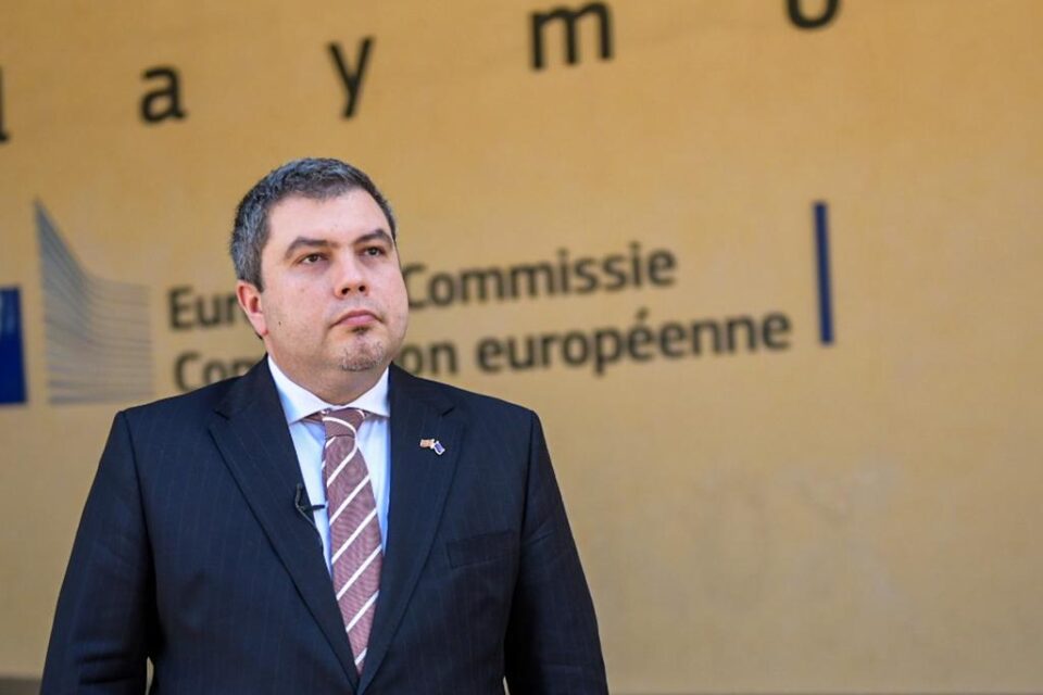 Вицепремиерот Маричиќ во официјална посета на Косово