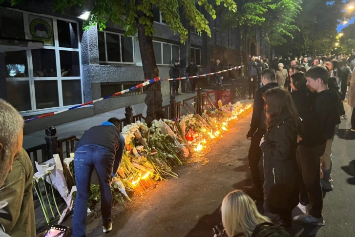 Инциденти по школите во Белград по вчерашниот масакр