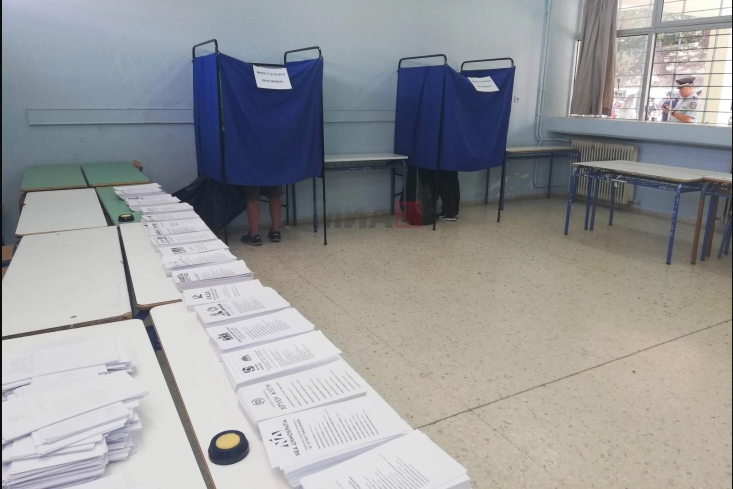 Грците кои живеат во странство, годинава првпат гласаат на парламентарните избори, без да треба да се вратат во Грција