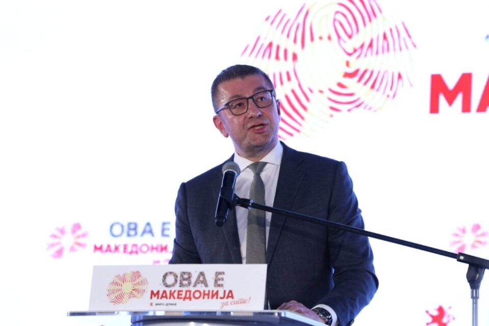 Мицкоски: Под овие услови ниту сега, ниту во иднина нема да се согласиме Бугарите да влезат во Уставот