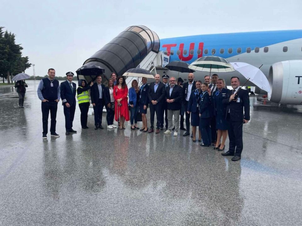АППТ: На охридскиот аеродром пристигна првата група со 180 туристи oд Амстердам
