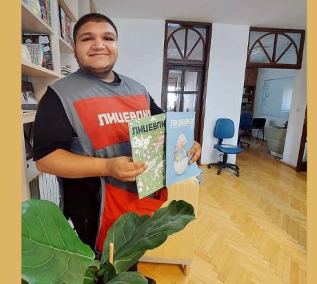 Почина 21-годишниот Мемет, продавач на „Лице в лице”, кого скопјани го познаваат од дебармаалските улици