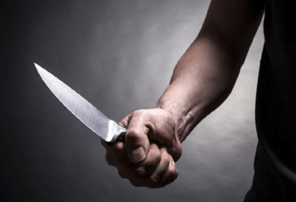 Со нож се заканил дека ќе ја убие вработената: Притвор за разбојник во Куманово
