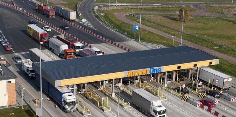 Полска го укинува плаќањето патарина: Автопатиштата се да им служат на луѓето, не да бидат машини за правење пари