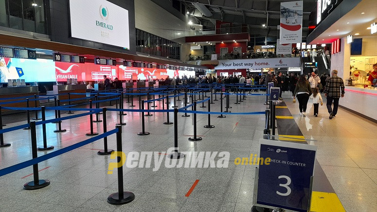 Маглата прави сериозни проблеми: Два лета на скопскиот аеродром откажани, неколку пренасочени
