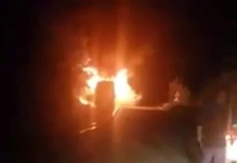 Автобус без патници изгоре на патот Охрид-Кичево, возачот се спасил