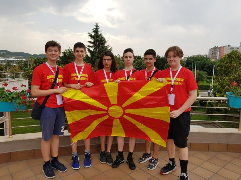 Дамјан Давков освои злато со максимални поени на Јуниорската балканска математичка олимпијада