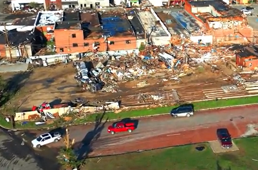 Застрашувачко торнадо во Тексас: Тројца загинати, 200 куќи уништени, 50 повредени
