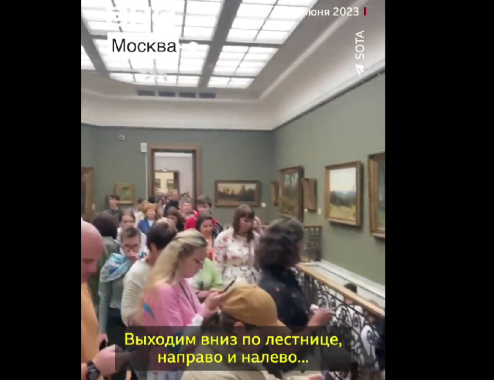 Се евакуираат жителите на Москва: Се празнат музеите, трговските центри…