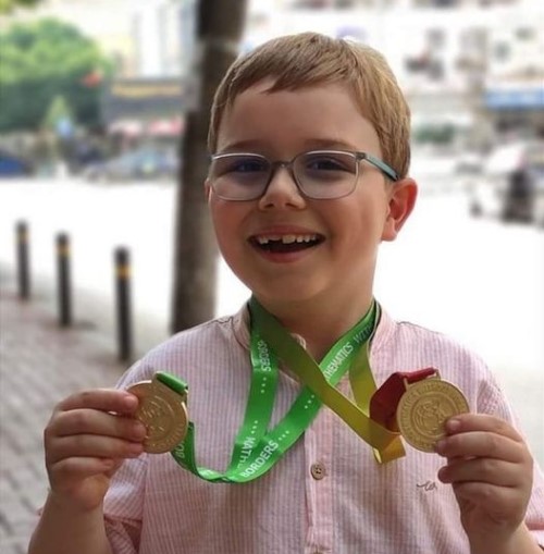 Златни медали за Македон за први места по математика