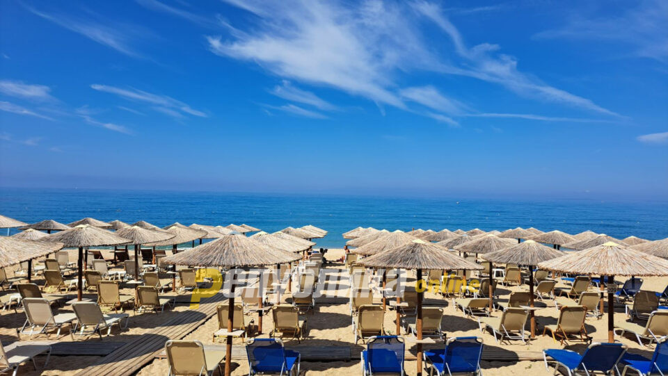Пола од плажата мора да е без лежалки – новиот грчки закон за плажите стапува во сила уште пролетва