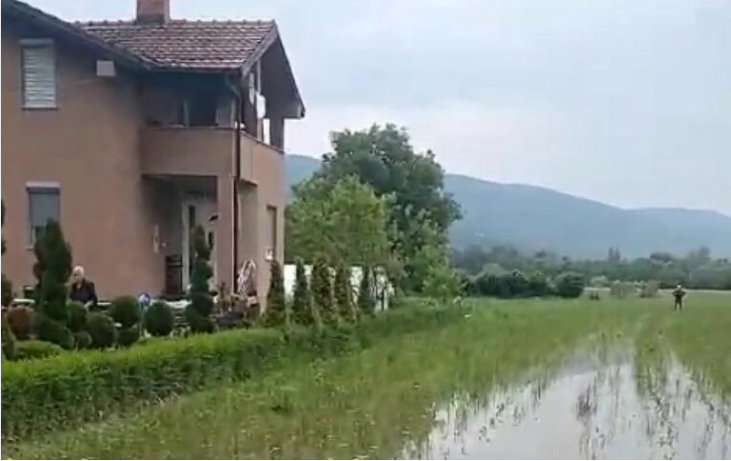 Поплавени најмалку 15 куќи: Вардар се излеа во неколку населени места во Општина Јегуновце