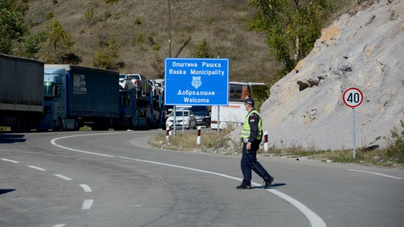 Србите апселе: Косовското МНР апелира граѓаните да не поминуваат низ Србија