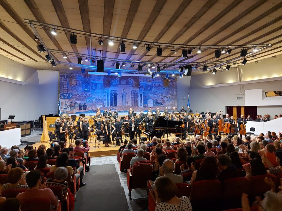 Овации за нашиот маестро: Симон Трпчески блесна на грчкото оркестарско деби во Солун