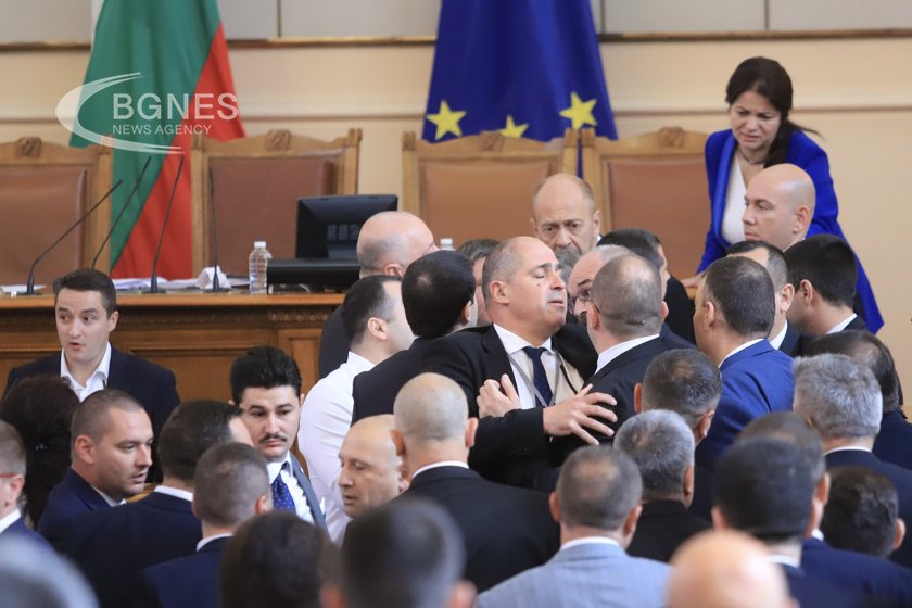 Бугарите се истепаа во Собрание
