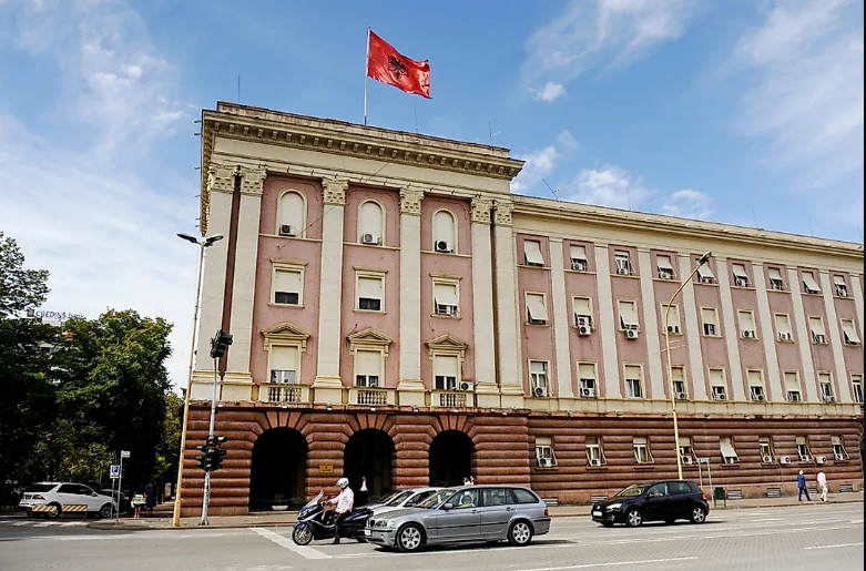 Албанија ќе им се дозволи учество во избори на лица депортирани или осудени со неправосилна одлука од друга држава