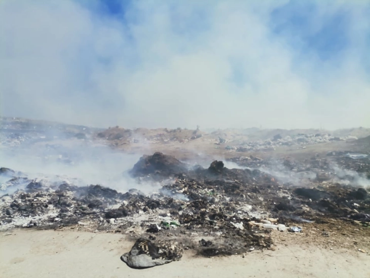Пожарот на штипската депонија „Трештена скала“ поширен и надвор од кругот