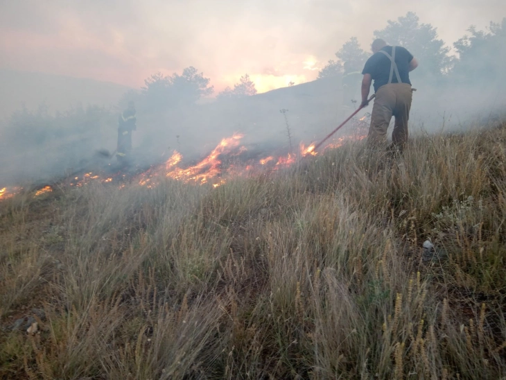 Штипските пожарникари попладнево на три интервенции
