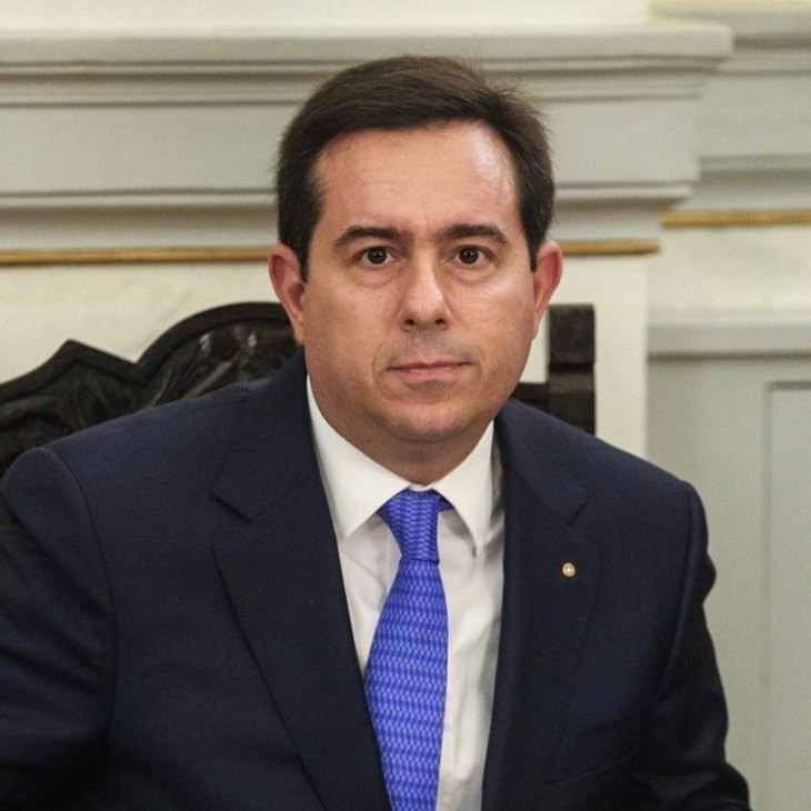 Министерот за заштита на граѓаните на Грција надлежен за полицијата си поднесе оставка