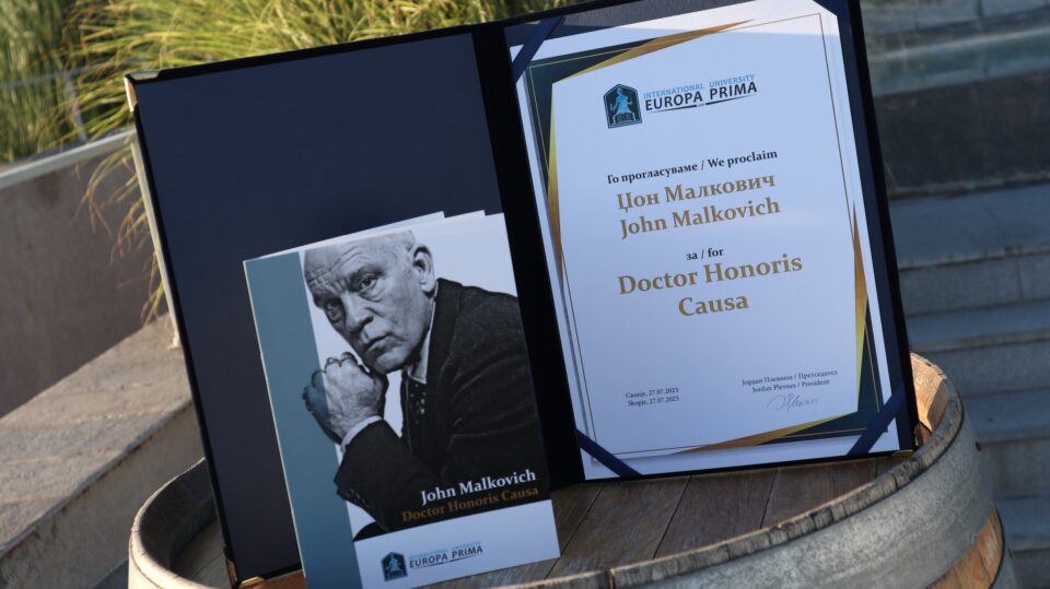 Џон Малкович прогласен за Doctor Honoris Causa на Интернационалниот универзитет Еуропа Прима