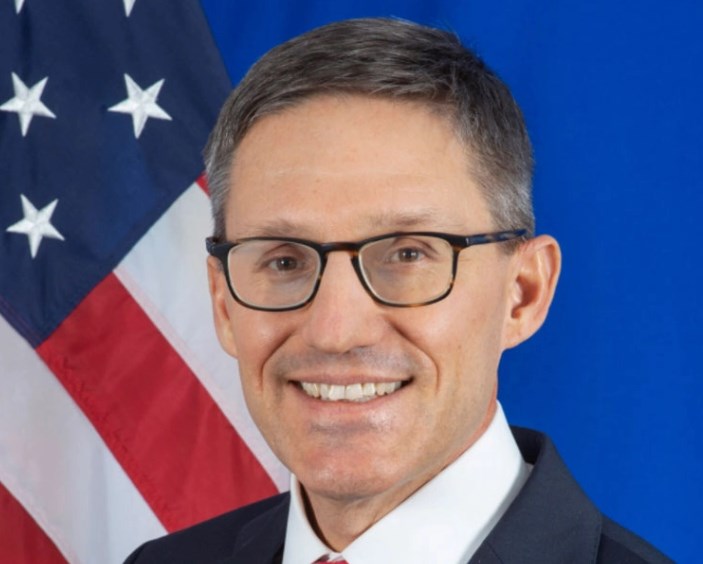 Дерек Шоле назначен за потсекретар за политика во Министерството за одбрана на САД