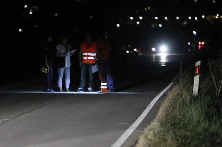 Авион излета од пистата во Хрватска и удри во дрво