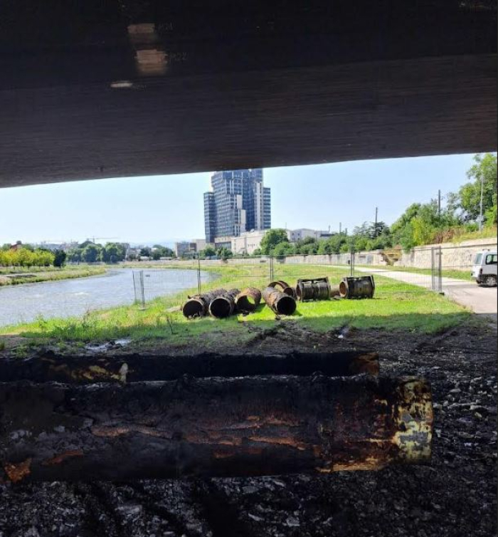 Почна отстранувањето на опожарениот топловод на мостот „Беласица“