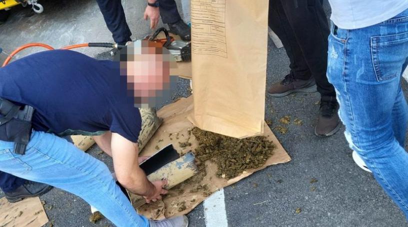 Огромна заплена во Нов Белград: Полицијата запре Црногорец кој во автомобил превезувал 60 килограми дрога