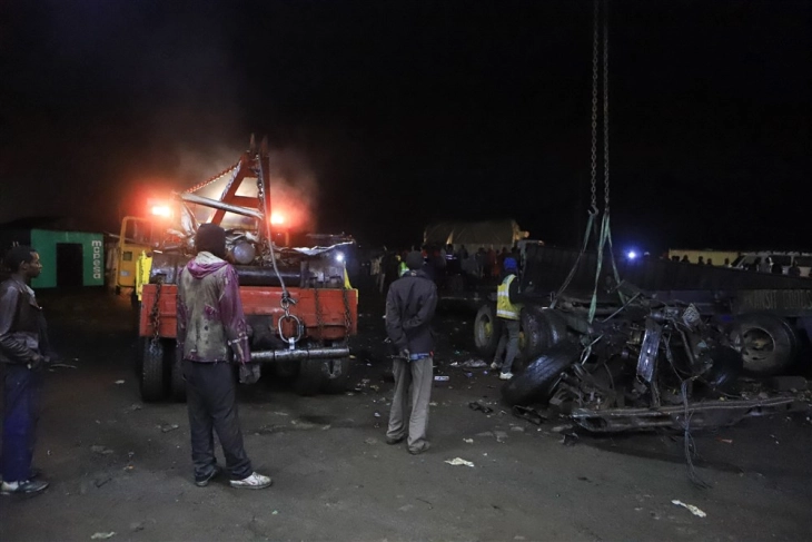 Во сообраќајка во Кенија најмалку 48 загинати и 30 повредени