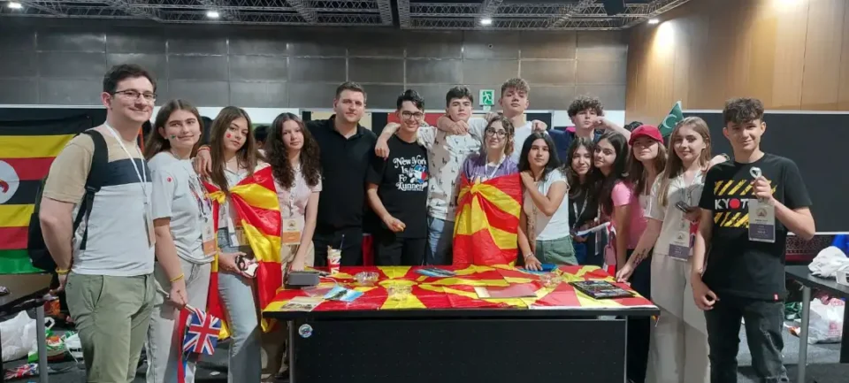 Македонски ученици ги бранеа државните бои на меѓународниот натпревар „Светскиот ученички куп“ во Доха