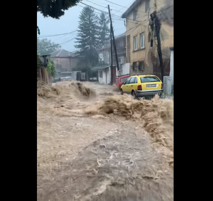 Можи заврна малце: Низ Битола реки вода