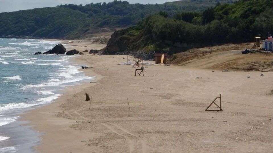 Плажа во Турција затворена откако биле пронајдени 28 мини