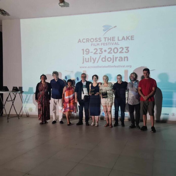 Гран при за „Траги на диви животни“ на српскиот режисер Ненад Павловиќ на  фестивалот „Преку езерото“