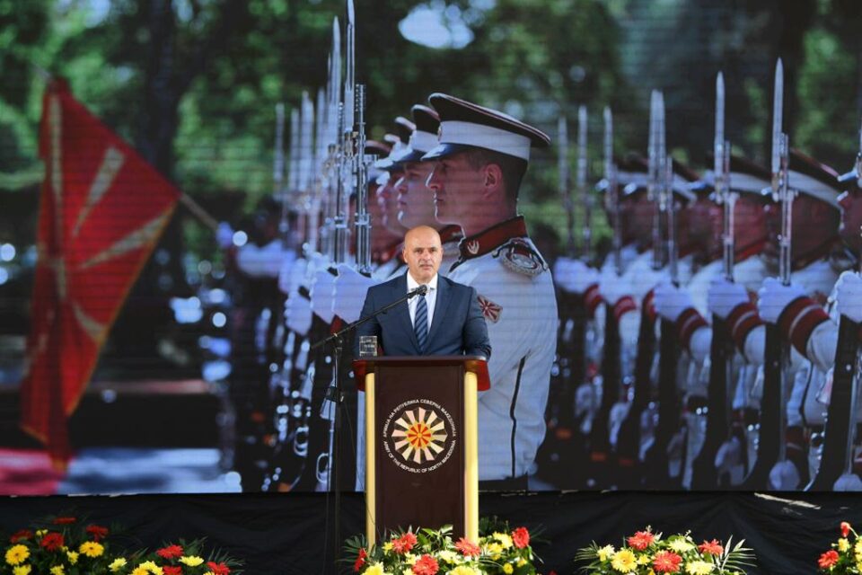 Ковачевски: Армијата е нашата гордост, гарант на мирот и безбедноста во Македонија